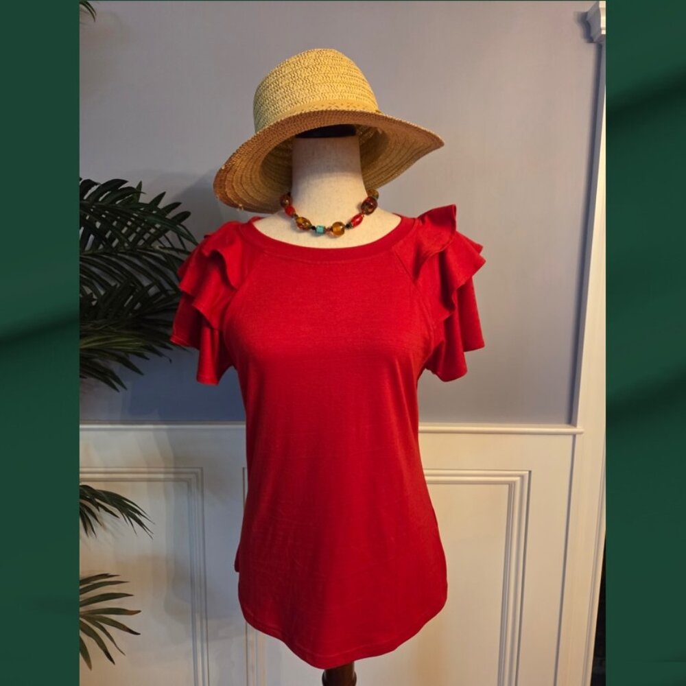 Red Ladies Top Size M  **Hat & Necklace Not Included**